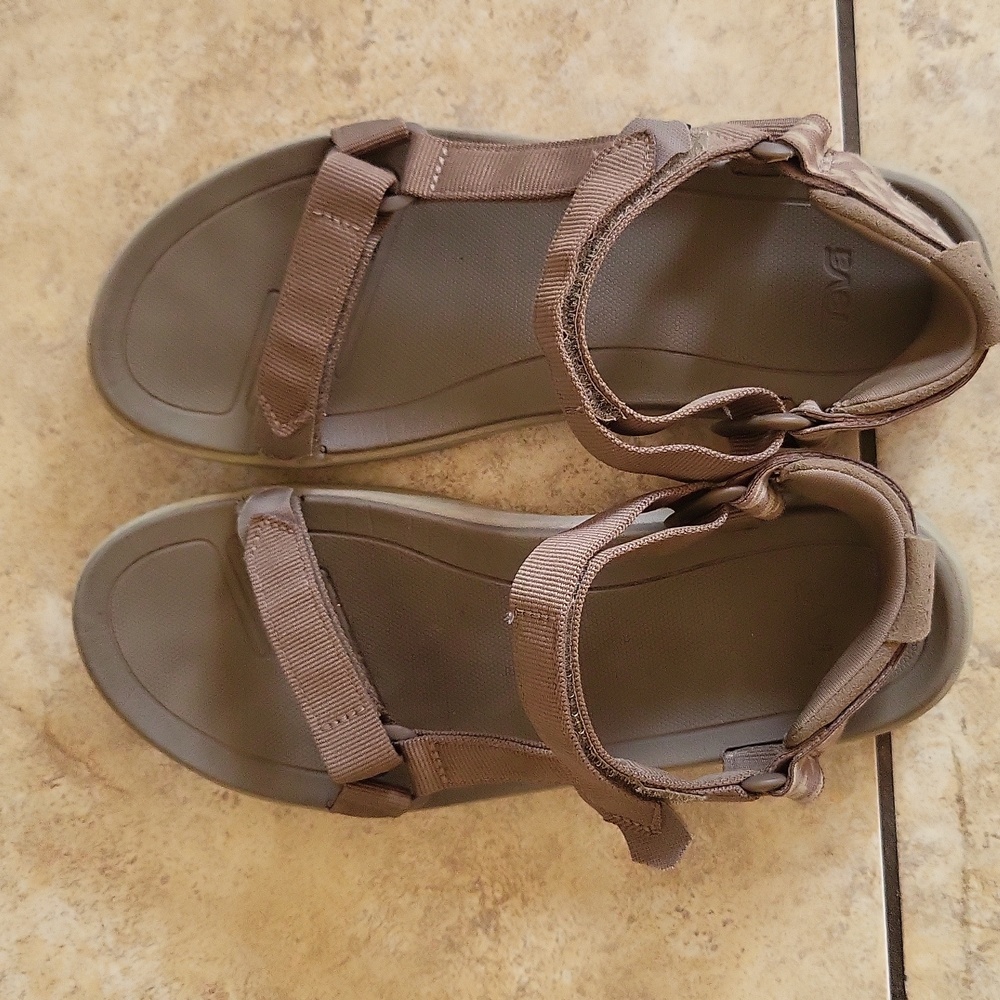 Teva Hurricane sz 9